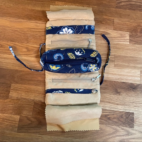 SOLD Vera Bradley Jewelry Roll - Picture 4 of 5
